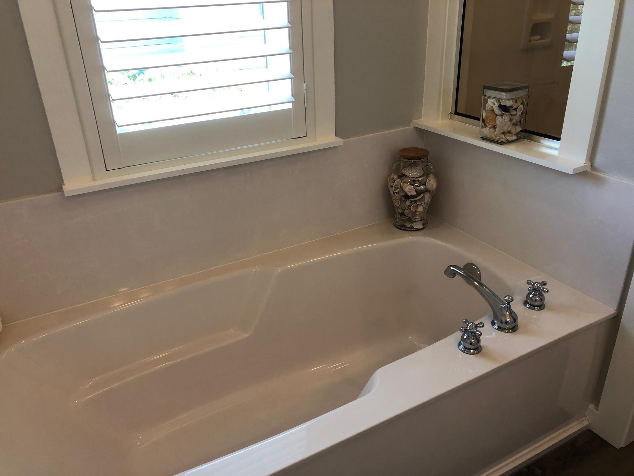1384 Ravens Run West Miramar Beach, FL 32550 - Photo 18 of 21 a bathroom with a bathtub