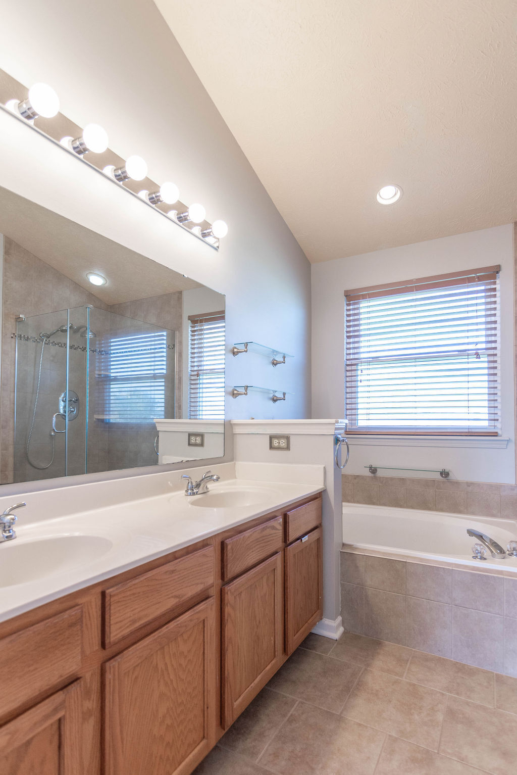 5036 West Bay Road Plainfield, IN 46168 - Photo 19 of 38 Gallery Image 19