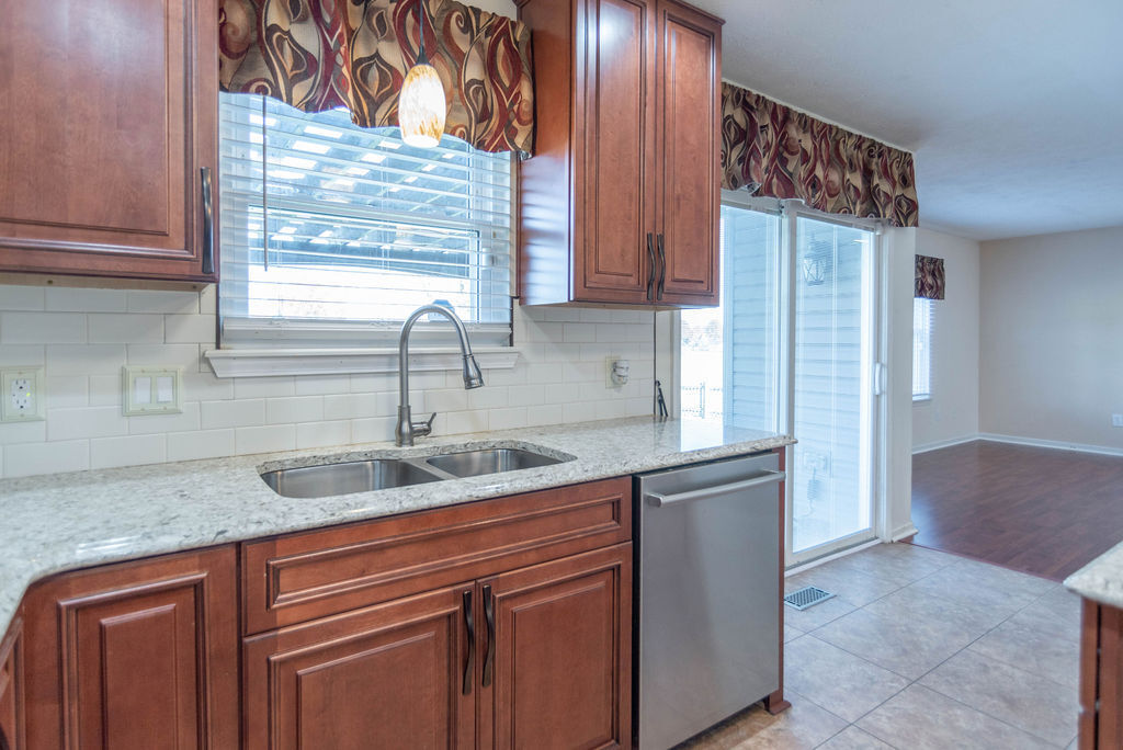 5036 West Bay Road Plainfield, IN 46168 - Photo 6 of 38 Gallery Image 6