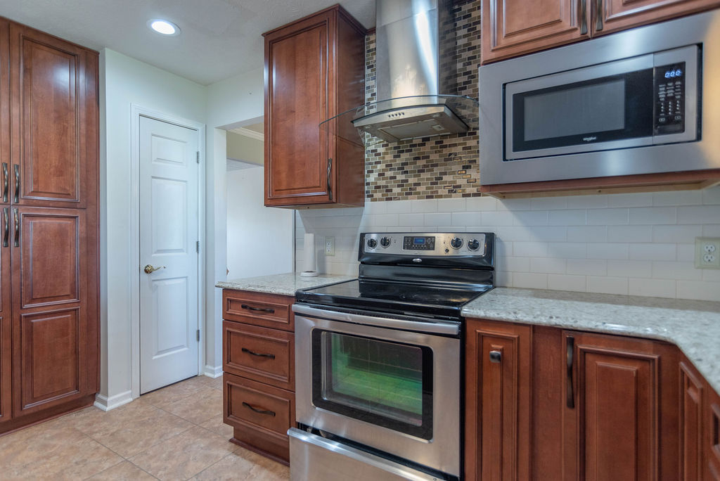 5036 West Bay Road Plainfield, IN 46168 - Photo 8 of 38 Gallery Image 8