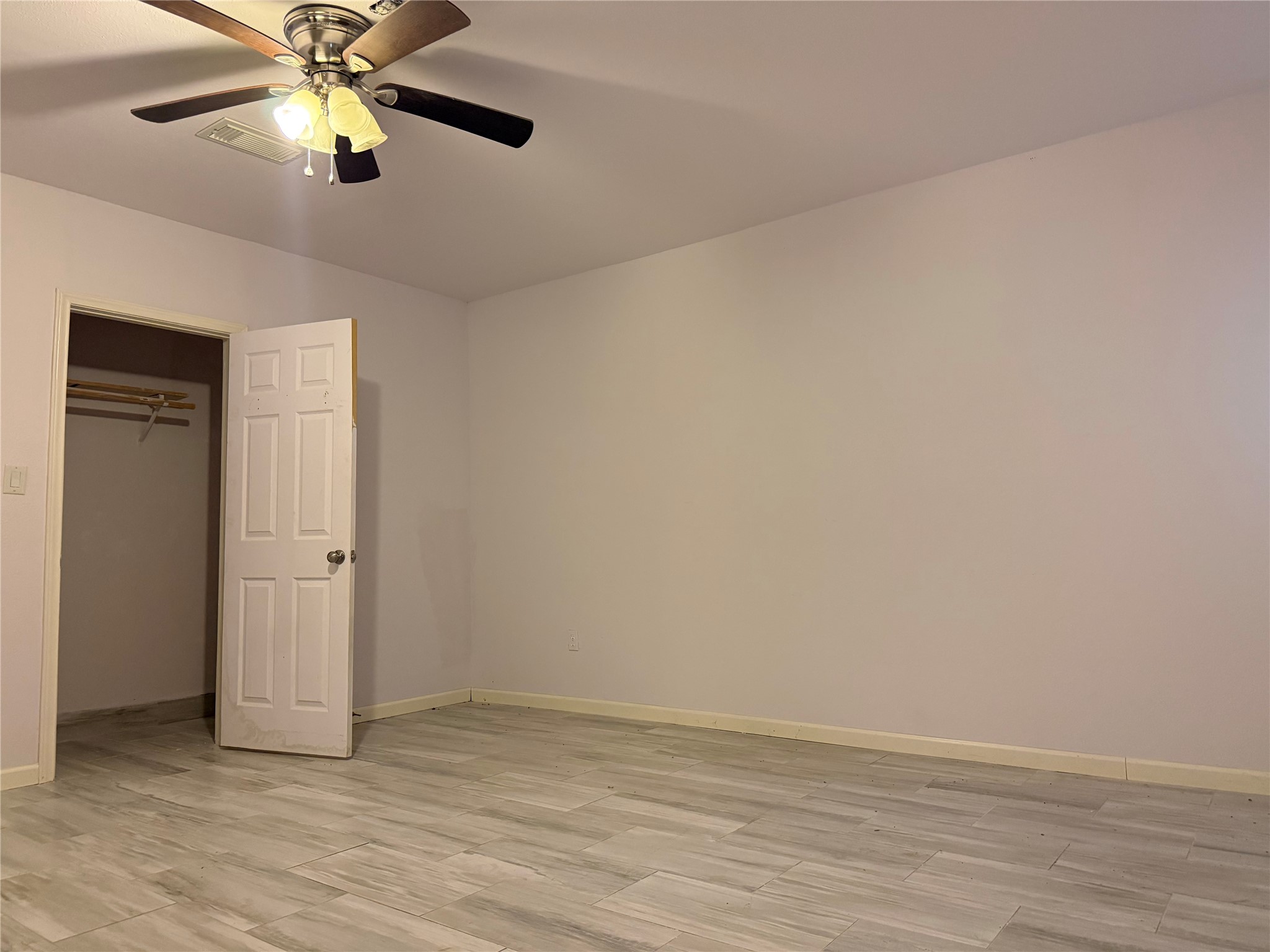 13715 Audra Lane Houston, TX 77083 - Photo 10 of 25 a view of an empty room