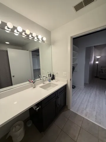 $3,500 | 222 South Racine Avenue, Unit 207, Chicago, IL 60607