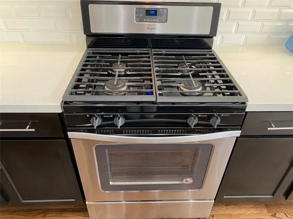 $2,295 | 74 North Hutcheson Street, Houston, TX 77003