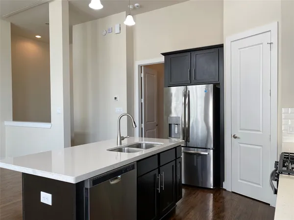 $2,295 | 74 North Hutcheson Street, Houston, TX 77003