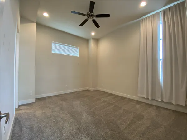 $2,295 | 74 North Hutcheson Street, Houston, TX 77003