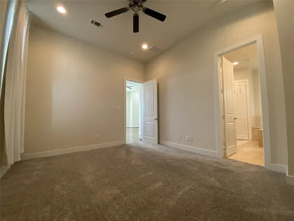 $2,295 | 74 North Hutcheson Street, Houston, TX 77003