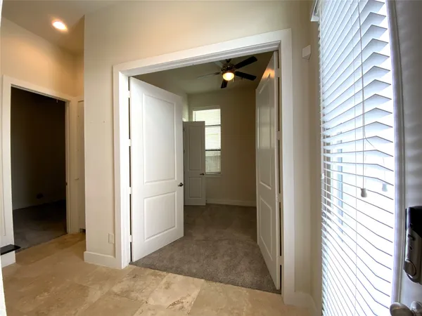 $2,295 | 74 North Hutcheson Street, Houston, TX 77003