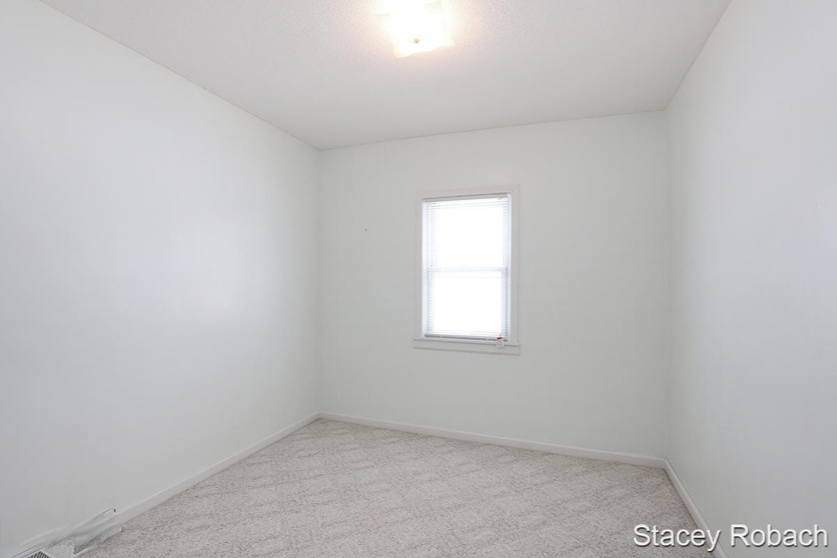 13706 Ritchie Avenue Northeast Cedar Springs, MI 49319 - Photo 12 of 24 IMG_1381
