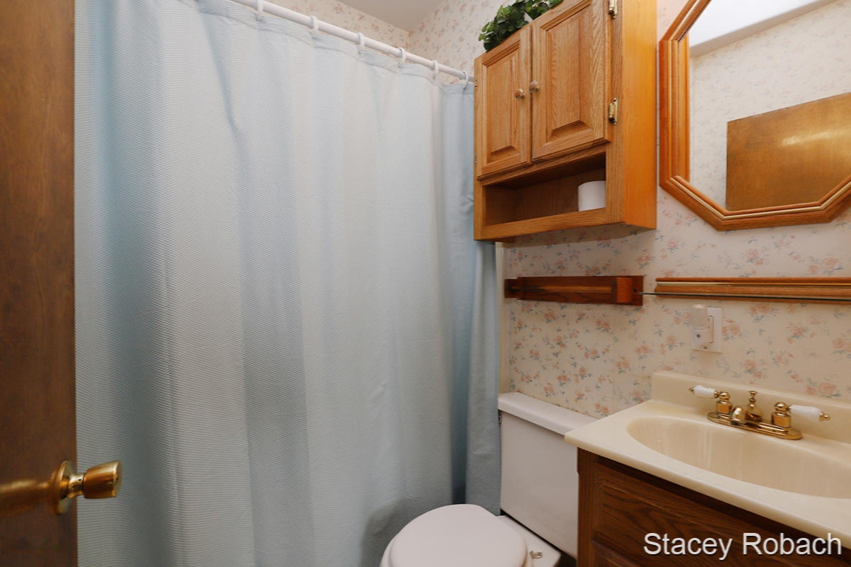 13706 Ritchie Avenue Northeast Cedar Springs, MI 49319 - Photo 15 of 24 IMG_1384