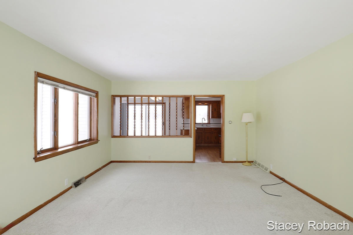 13706 Ritchie Avenue Northeast Cedar Springs, MI 49319 - Photo 6 of 24 IMG_1375