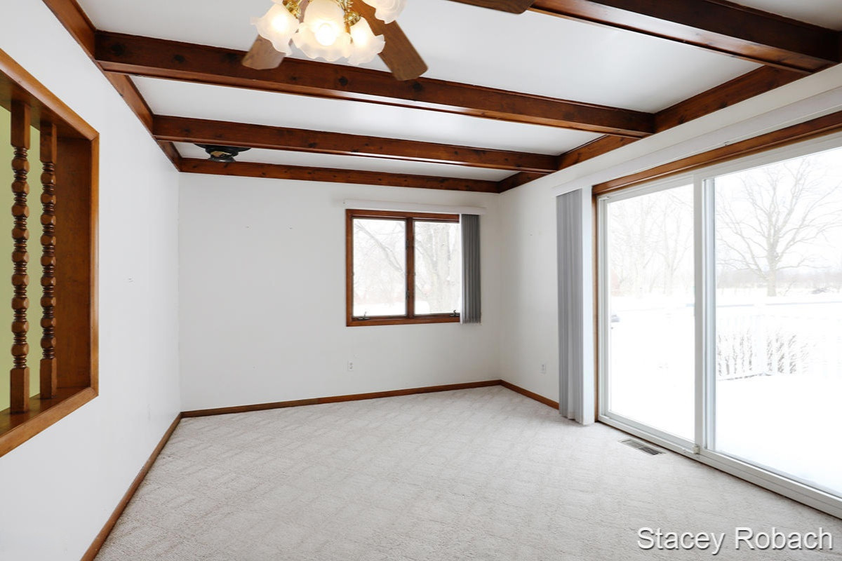 13706 Ritchie Avenue Northeast Cedar Springs, MI 49319 - Photo 7 of 24 IMG_1376