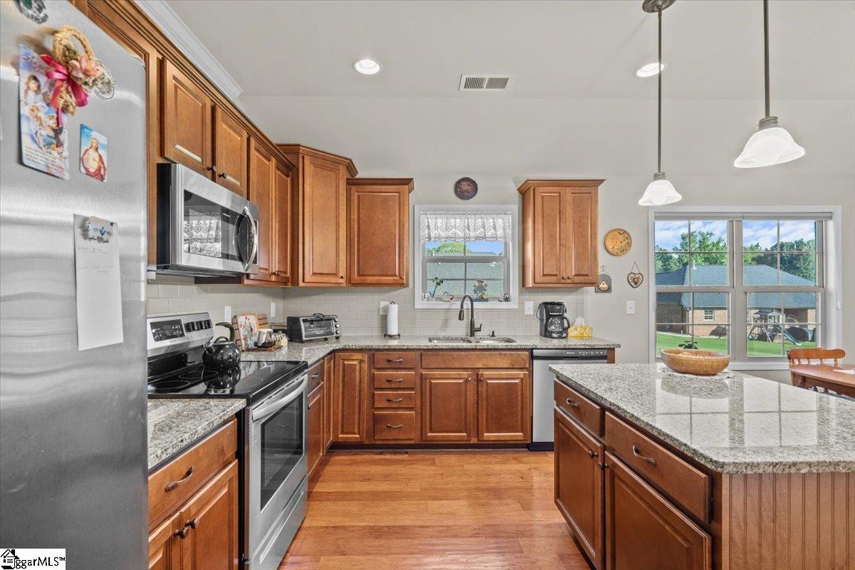 611 East Dateria Way Inman, SC 29349 - Photo 6 of 31 Gallery Image 6