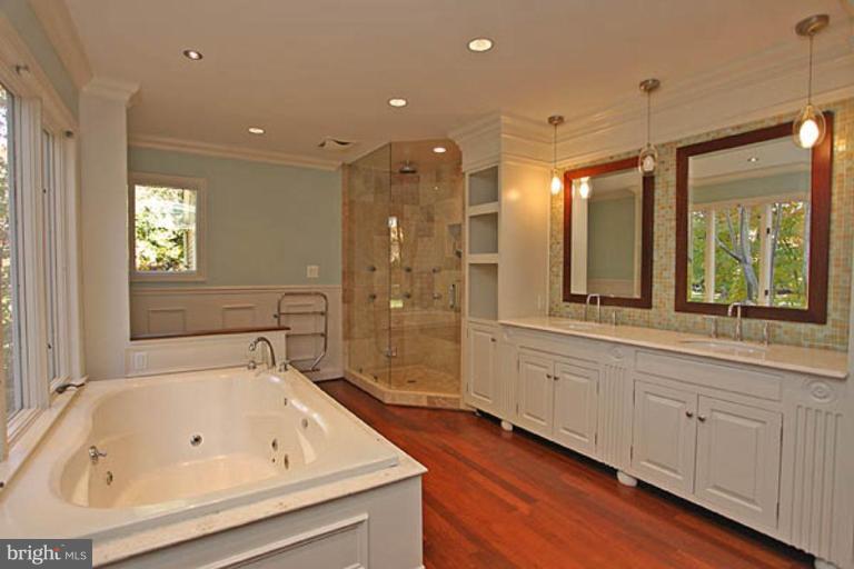 500 Ferry Point Road Annapolis, MD 21403 - Photo 14 of 27 Master Bath