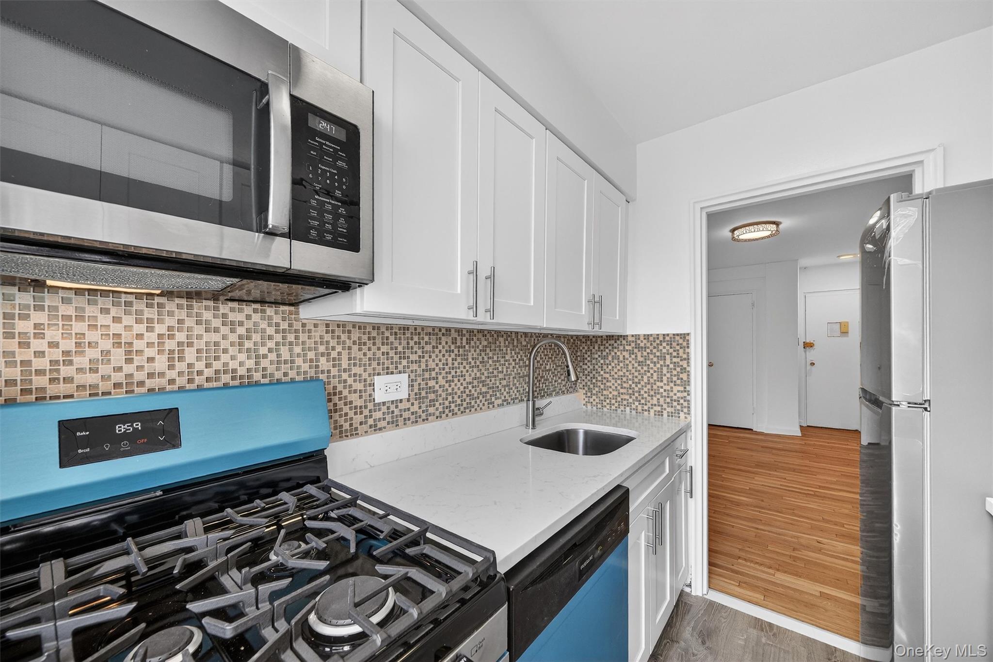 5235 Post Road, Unit 5A Bronx, NY 10471 - Photo 17 of 23 Brand new appliances.