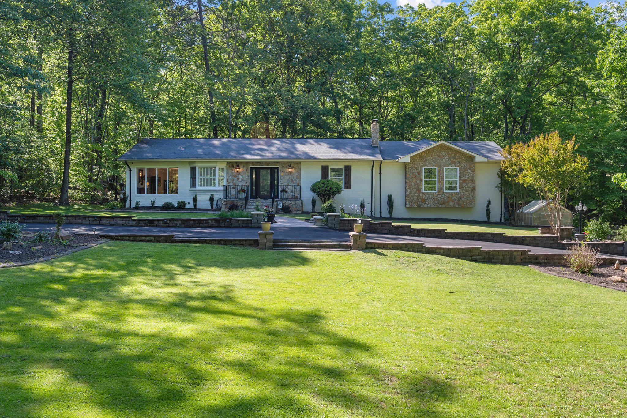 3800 Mountain Road Haymarket, VA 20169 - Photo 2 of 73 Front View.