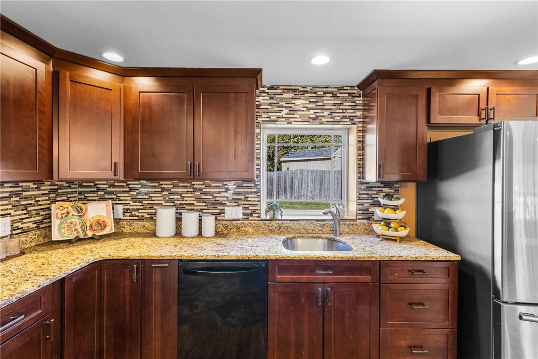 1258 State Road Webster, NY 14580 - Photo 19 of 50