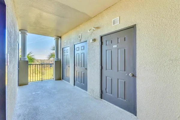 $2,300 | 17510 Gawthrop Drive, Unit 404, Lakewood Ranch, FL 34211