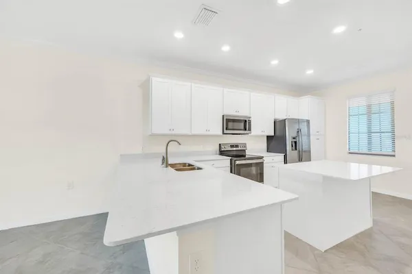 $2,300 | 17510 Gawthrop Drive, Unit 404, Lakewood Ranch, FL 34211