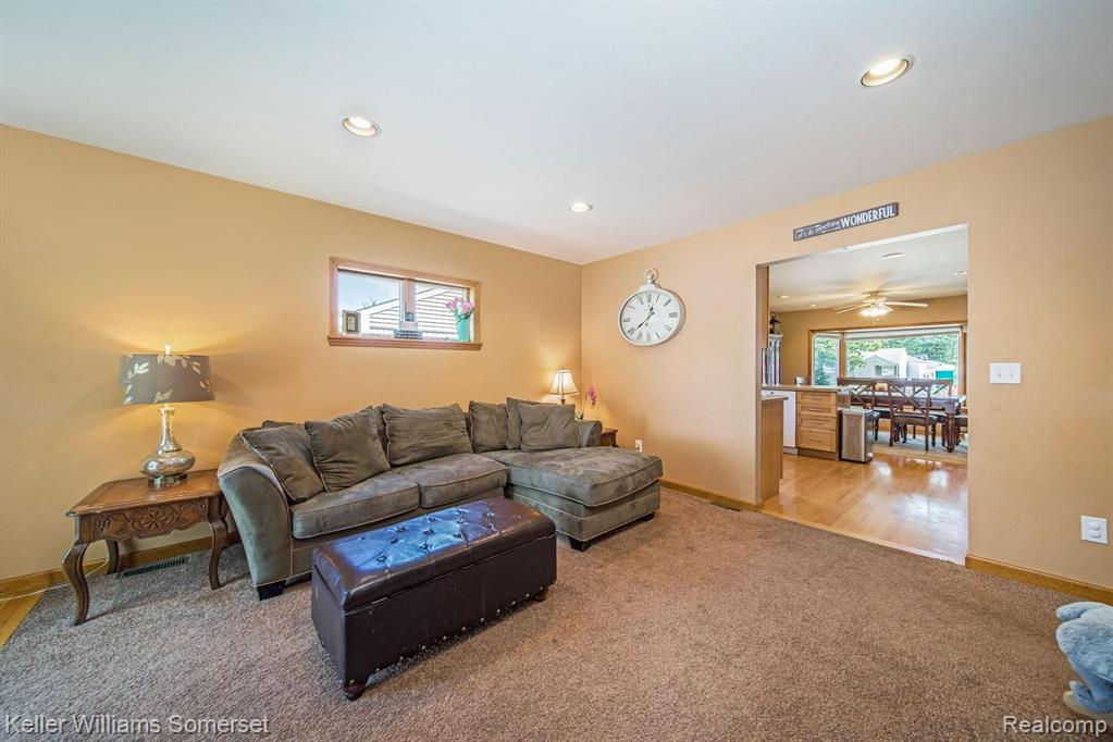 4003 Kent Road Royal Oak, MI 48073 - Photo 19 of 34