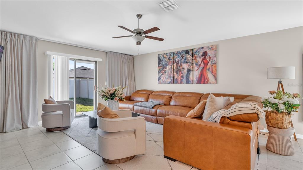 1841 Crinkle Leaf Court Ruskin, FL 33570 - Photo 4 of 35