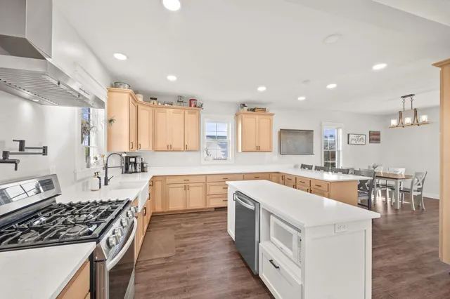 $750,000 | 4855 County Road 8 Southwest, Waverly, MN 55390