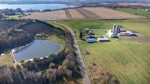 $750,000 | 4855 County Road 8 Southwest, Waverly, MN 55390