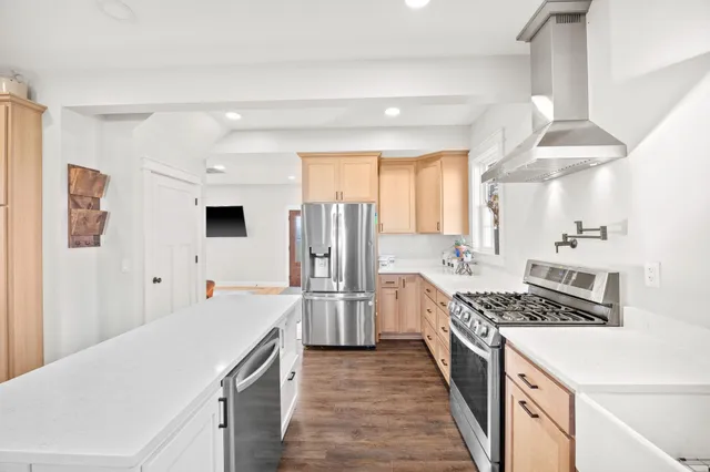 $750,000 | 4855 County Road 8 Southwest, Waverly, MN 55390