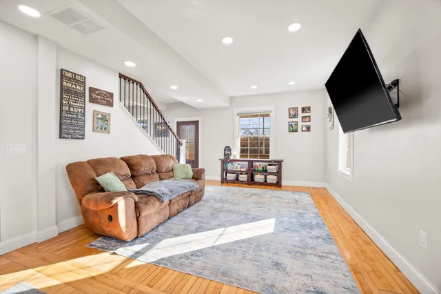 $750,000 | 4855 County Road 8 Southwest, Waverly, MN 55390