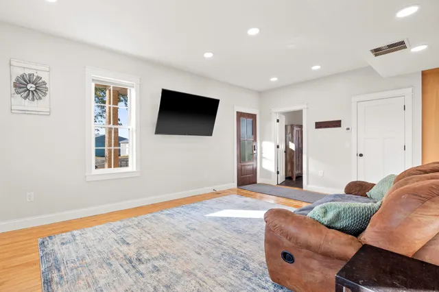 $750,000 | 4855 County Road 8 Southwest, Waverly, MN 55390