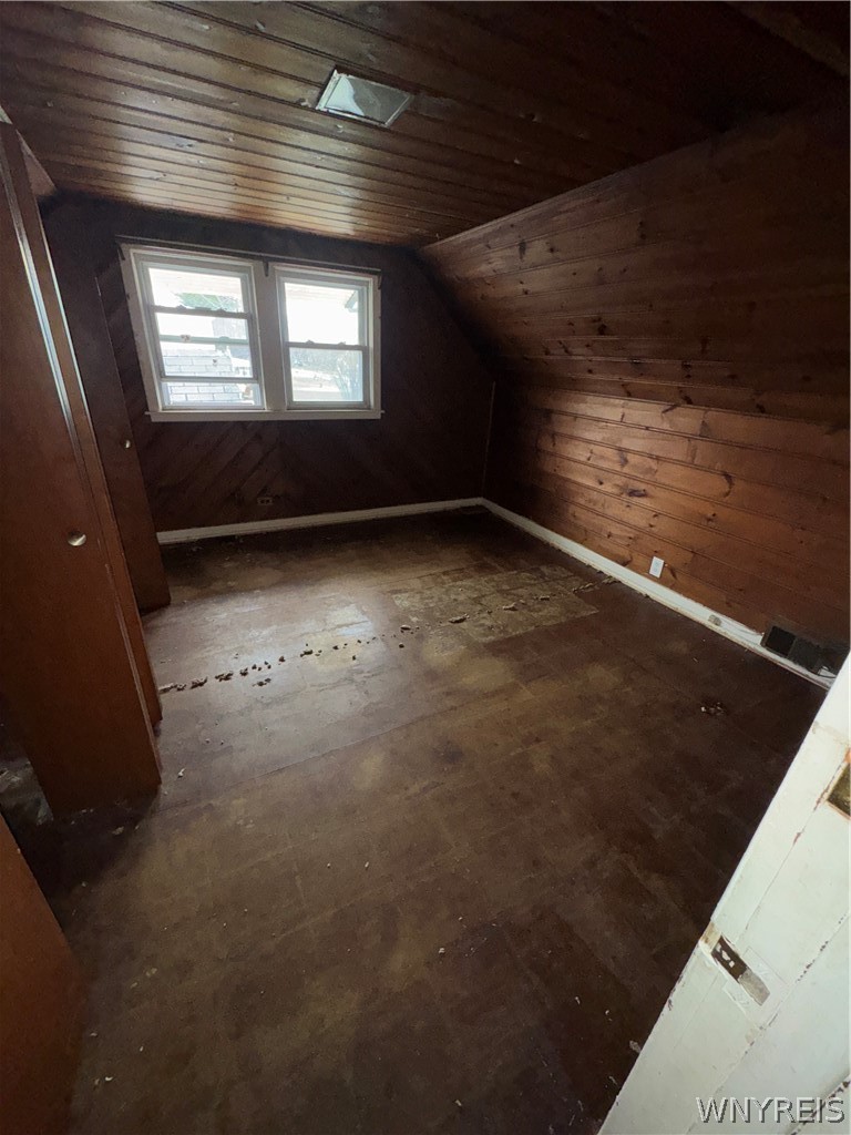 1236 Saunders Sett Road Niagara Falls, NY 14305 - Photo 11 of 13