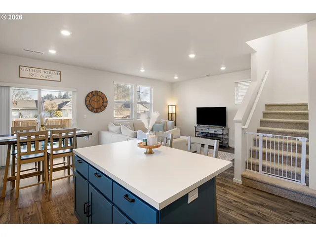 $440,000 | 2483 30th Street, Springfield, OR 97477