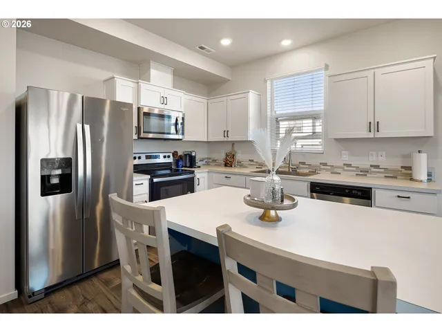 $440,000 | 2483 30th Street, Springfield, OR 97477