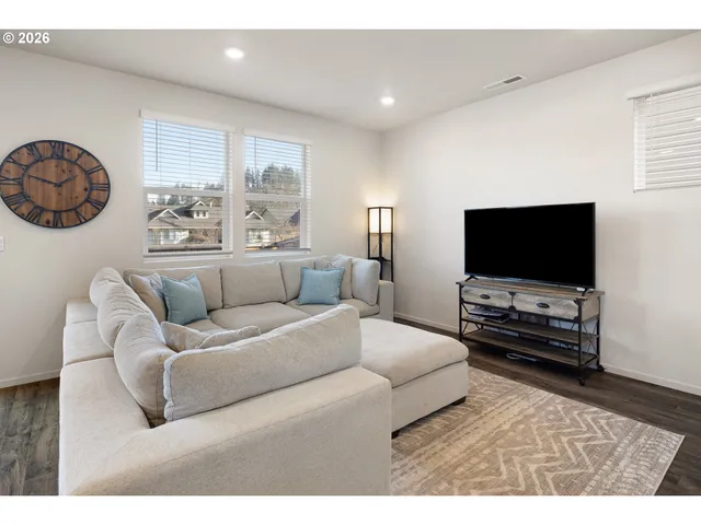 $440,000 | 2483 30th Street, Springfield, OR 97477