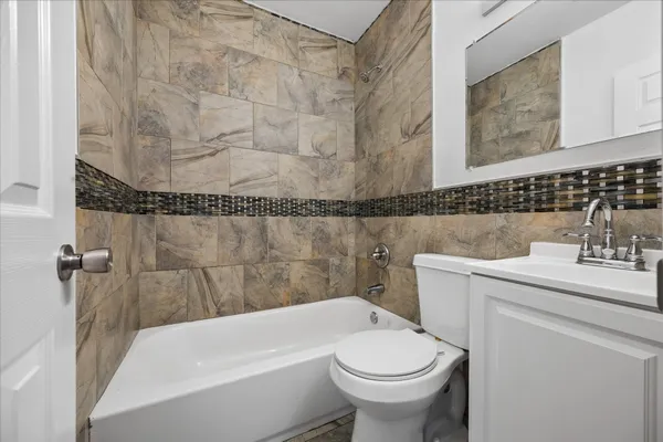 $1,800 | 708 East 32nd Street, Houston, TX 77022