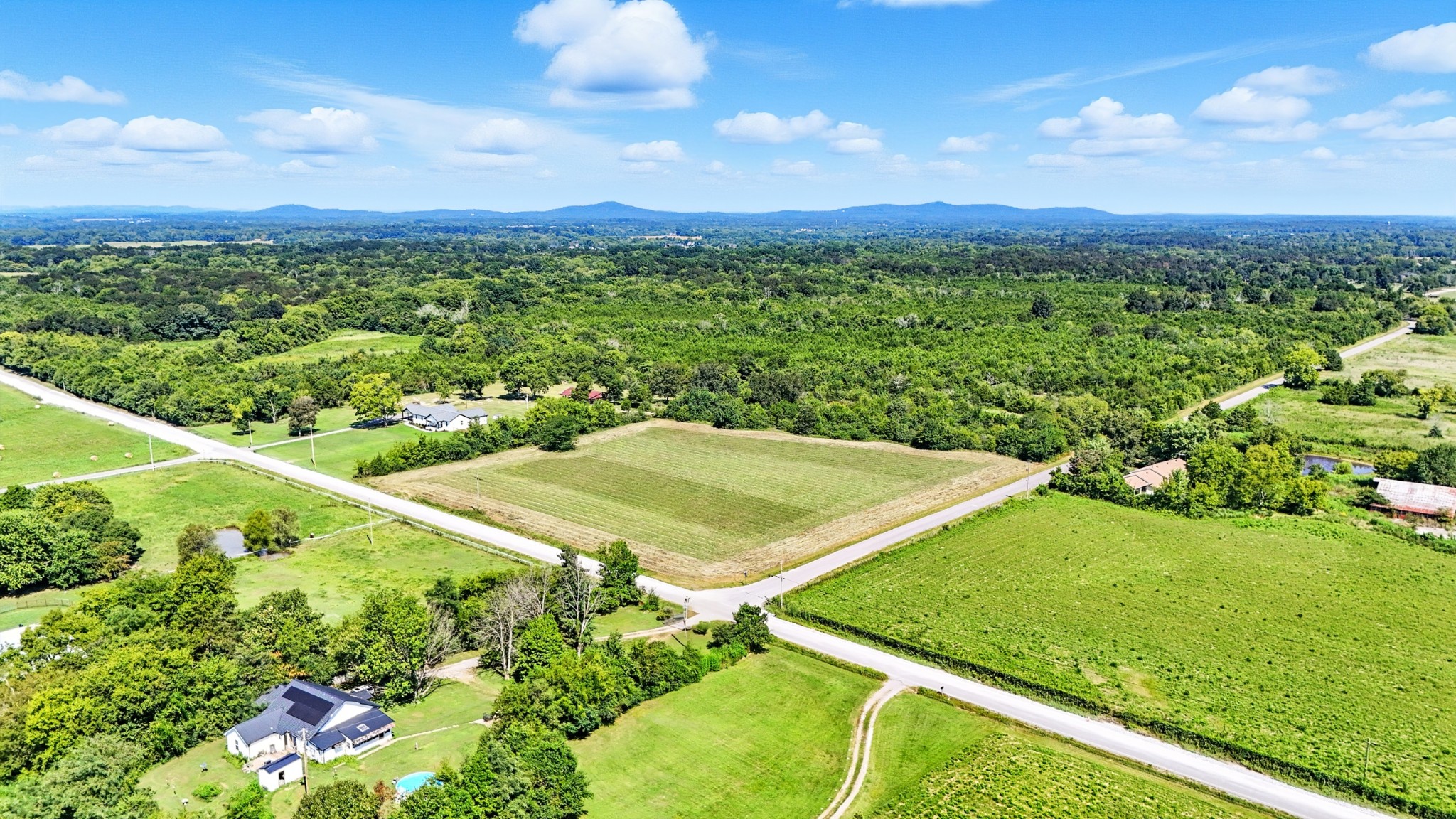 790 Squire Hall Road Bell Buckle, TN 37020 - Photo 14 of 42 a view of a golf course with a garden