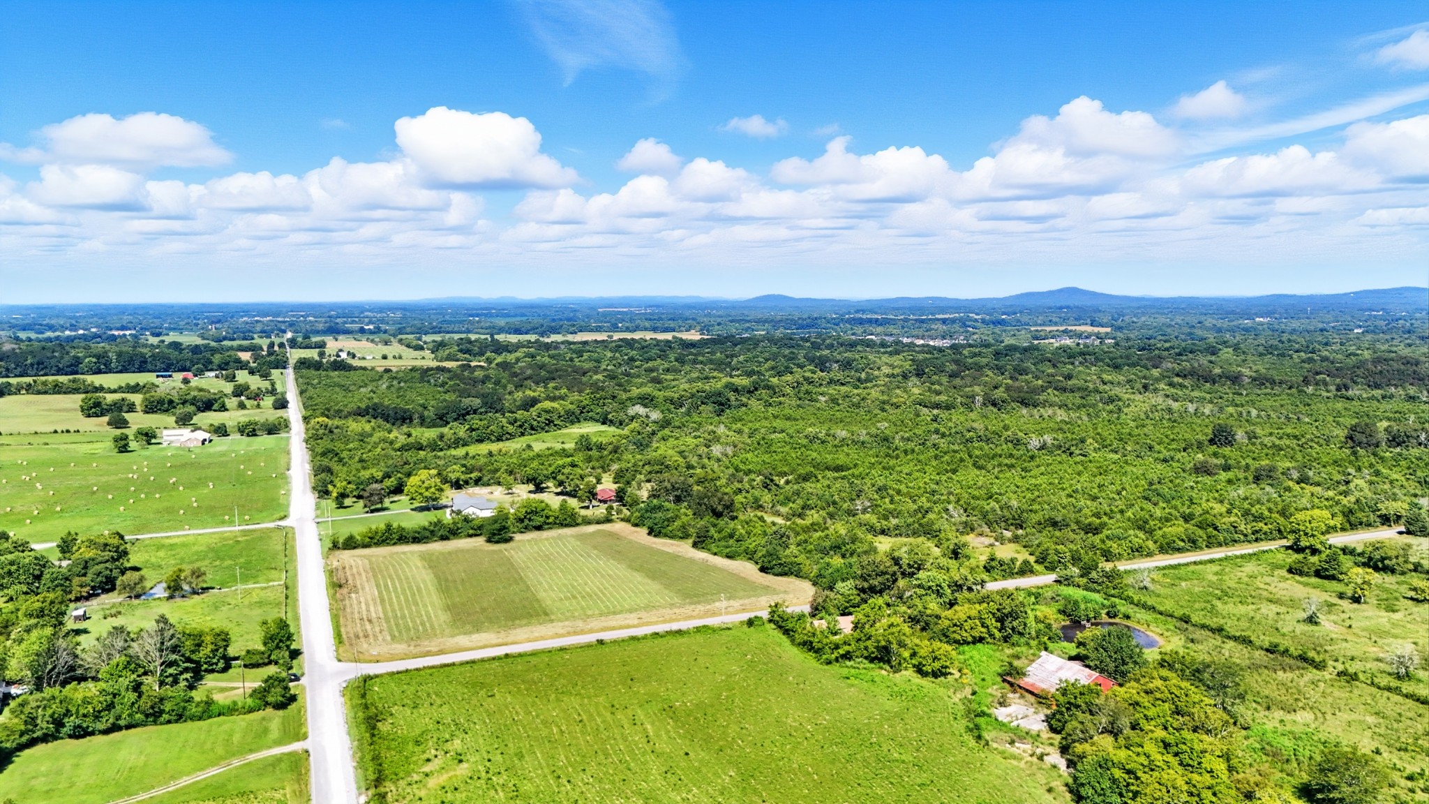 790 Squire Hall Road Bell Buckle, TN 37020 - Photo 22 of 42 a view of a city