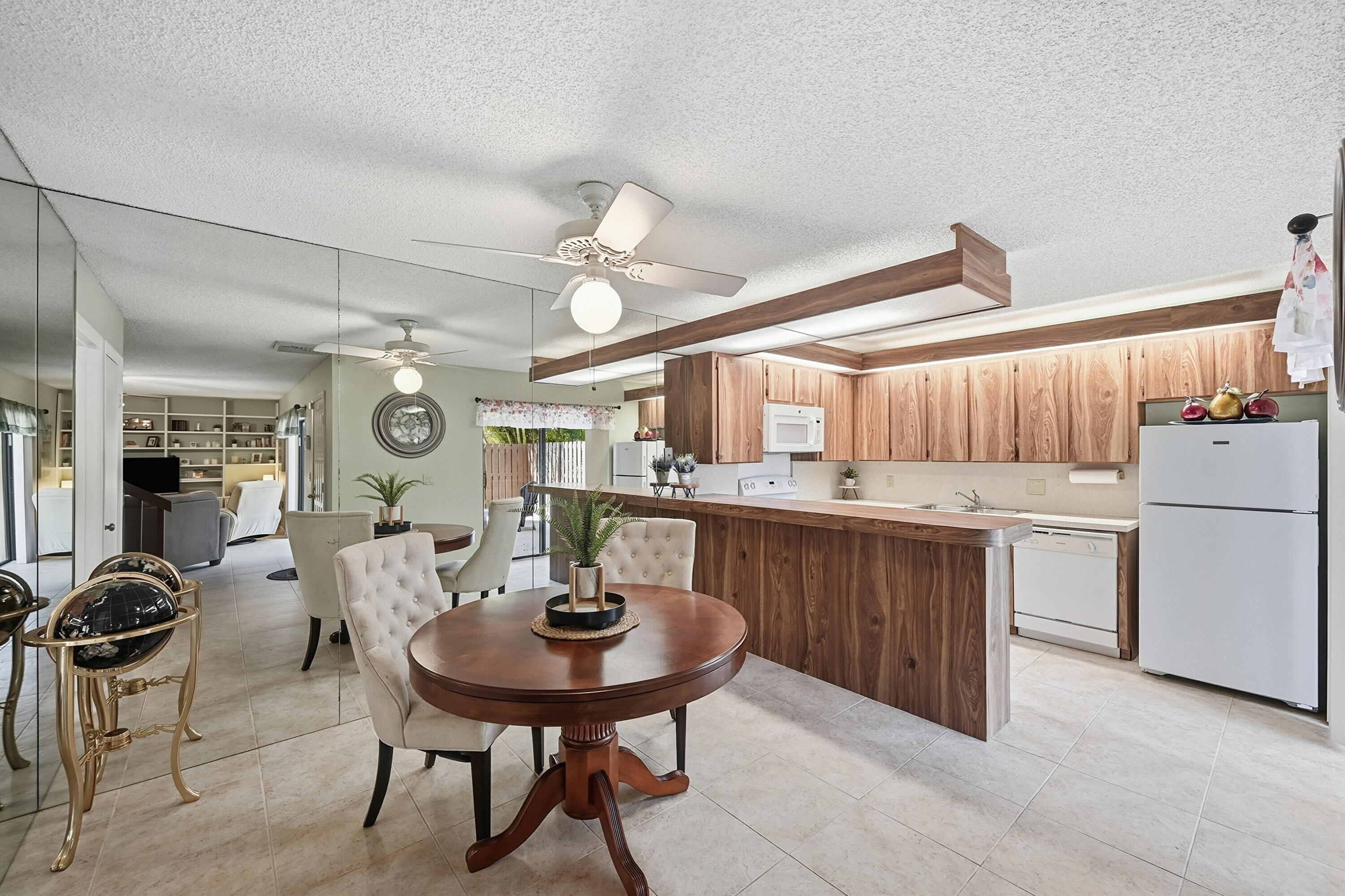 2913 Southwest 22nd Circle, Unit 36A Delray Beach, FL 33445 - Photo 8 of 39 04_ra1_3370