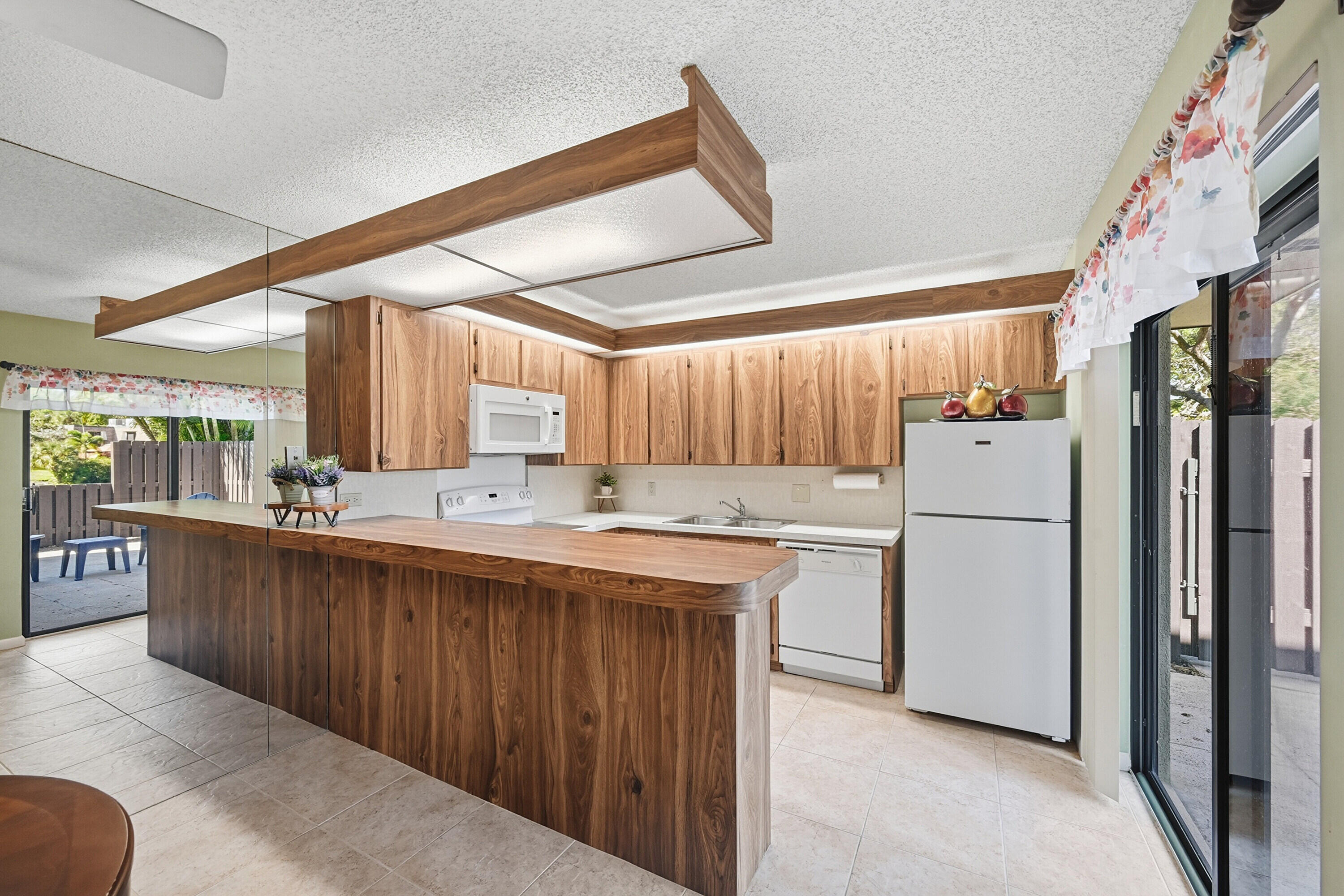 2913 Southwest 22nd Circle, Unit 36A Delray Beach, FL 33445 - Photo 9 of 39 05_ra1_3385