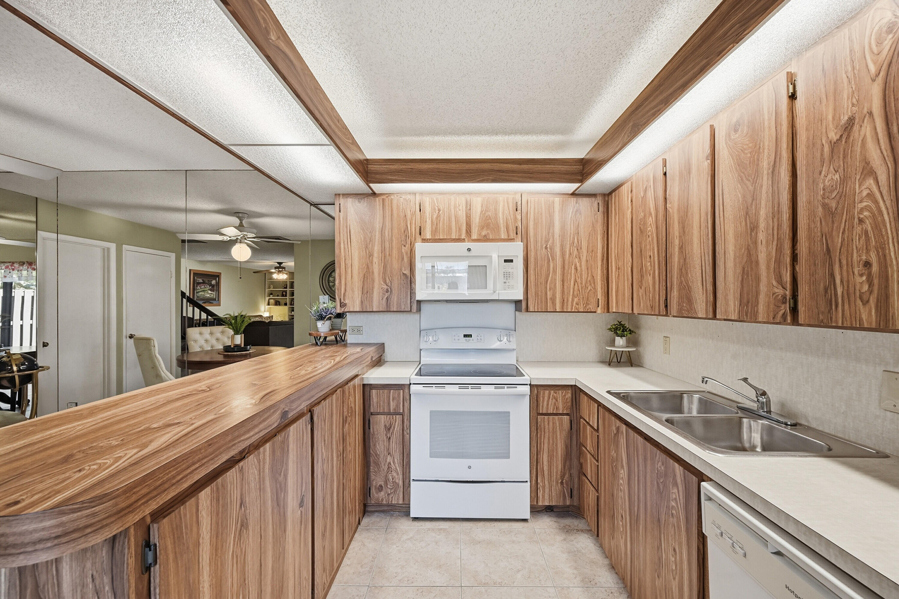 2913 Southwest 22nd Circle, Unit 36A Delray Beach, FL 33445 - Photo 10 of 39 06_ra1_3390