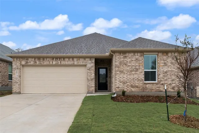 $1,995 | 2013 Nokota Parkway, Providence Village, TX 76227