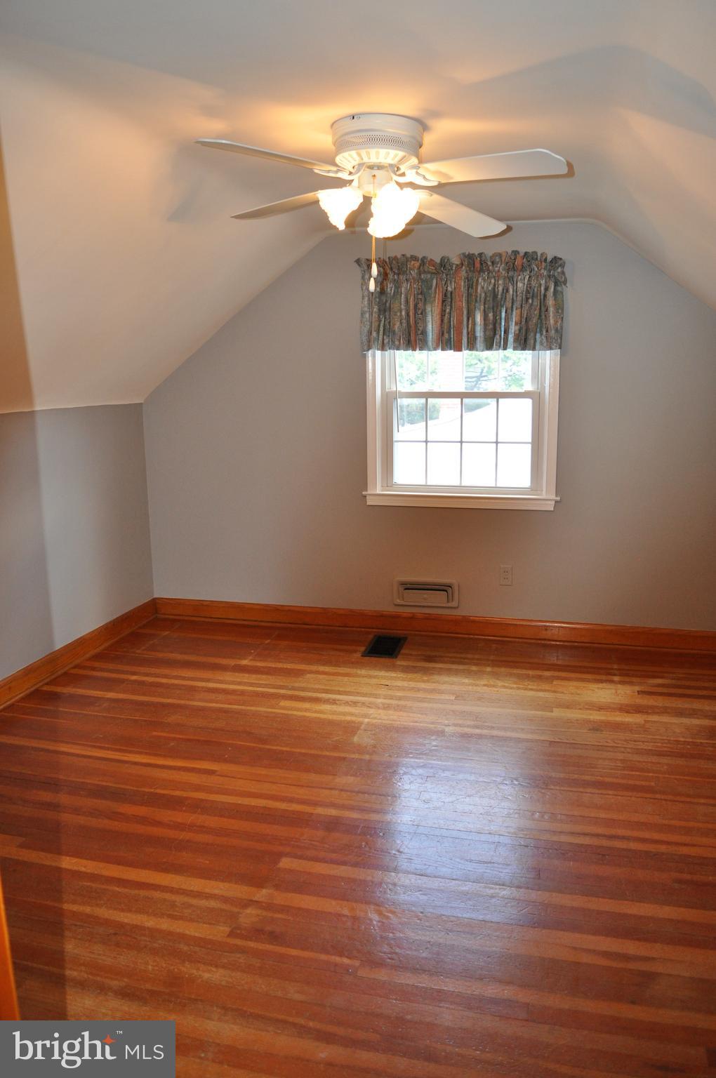 1818 Hanford Road Baltimore, MD 21237 - Photo 19 of 28 BEDROOM 3 - 2ND FLOOR