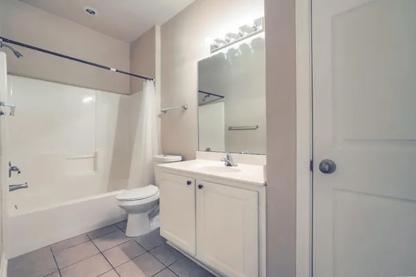 $1,945 | 21501 Boggy Ford Road, Unit B, Lago Vista, TX 78645