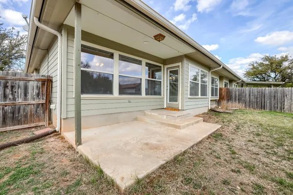 $1,945 | 21501 Boggy Ford Road, Unit B, Lago Vista, TX 78645