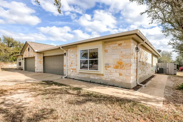 $1,945 | 21501 Boggy Ford Road, Unit B, Lago Vista, TX 78645