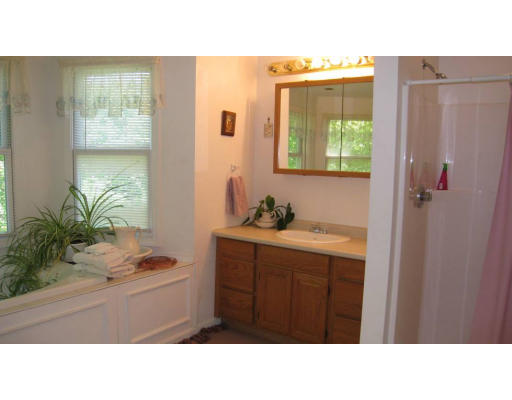 186 Spring Street Shrewsbury, MA 01545 - Photo 11 of 18 Gallery Image 11