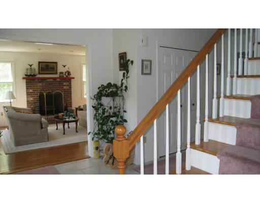 186 Spring Street Shrewsbury, MA 01545 - Photo 2 of 18 Gallery Image 2