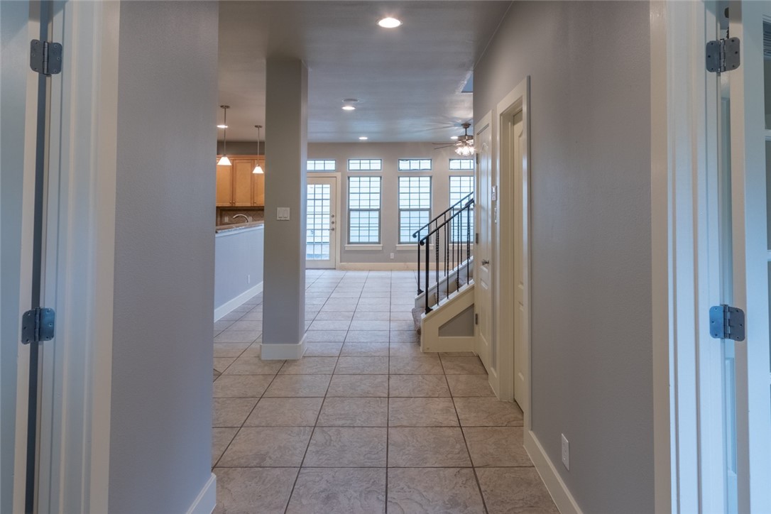 306 East 34th Street, Unit A Austin, TX 78705 - Photo 7 of 28 a view of entryway