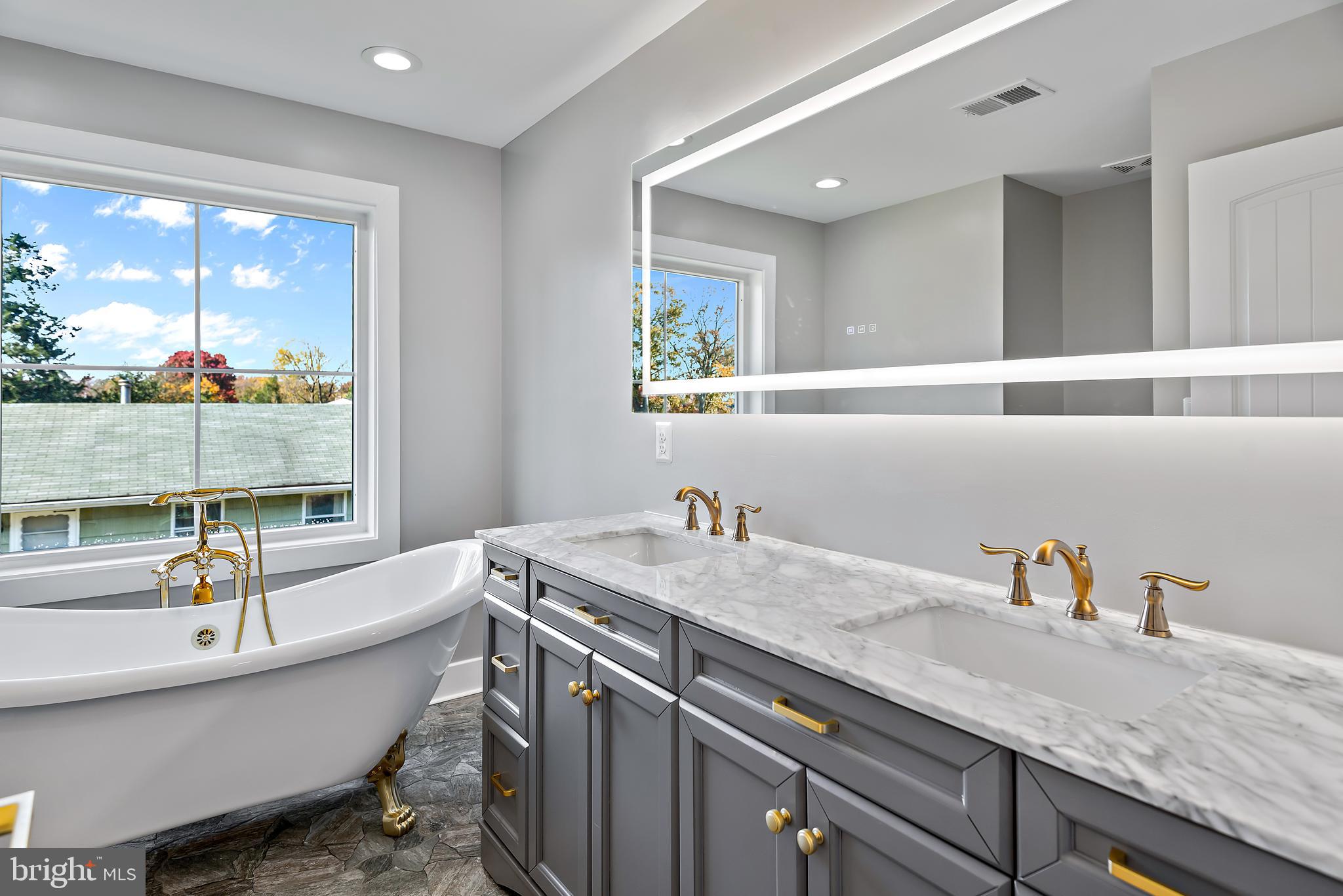 1220 Daves Road Edgewater, MD 21037 - Photo 44 of 79 Owners bath!