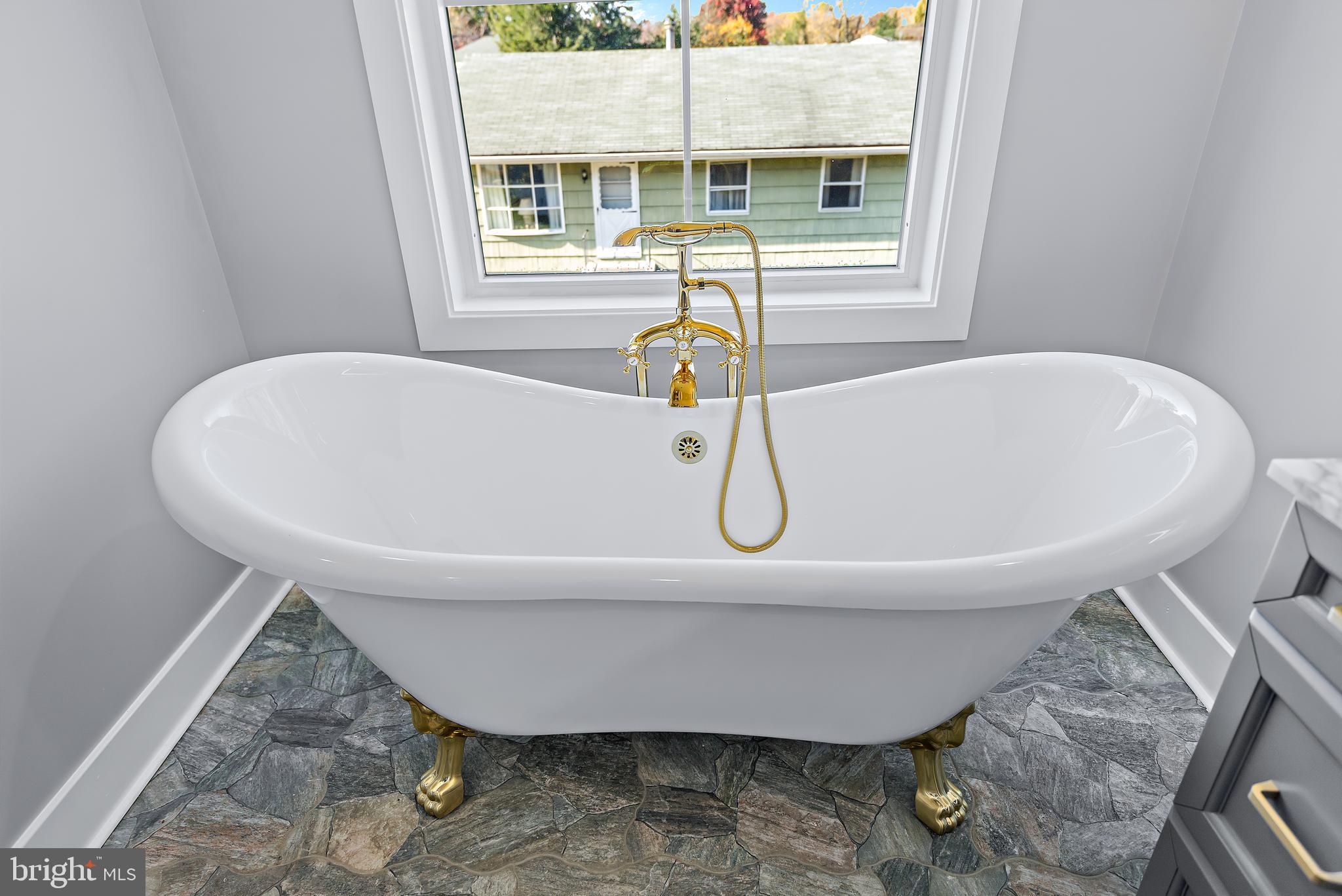 1220 Daves Road Edgewater, MD 21037 - Photo 48 of 79 Gorgeous but in owner bath