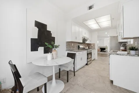 $1,728,000 | 2291 Oaktree Drive, Unit 201, Mountain View, CA 94040